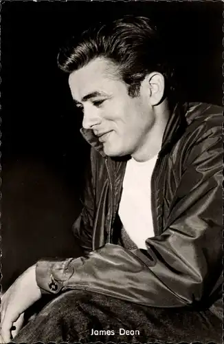 Ak Schauspieler James Dean, Portrait, Lederjacke