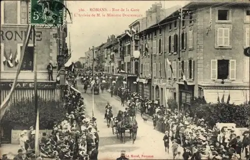 Ak Romans sur Isère Drôme, Rue de la Gare, Die Ankunft von Minister Doumergue