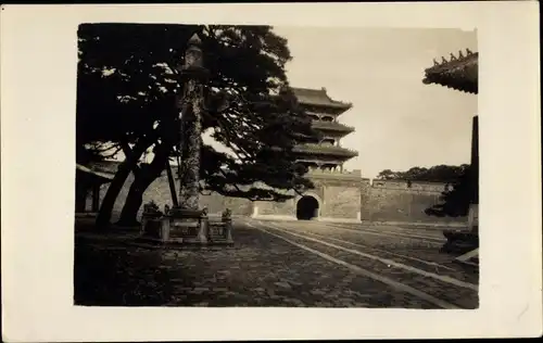 Foto Ak Beijing Peking China, Blick zu einem Tempel