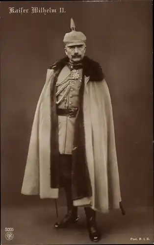 Ak Kaiser Wilhelm II., Standportrait, Uniform, Mantel