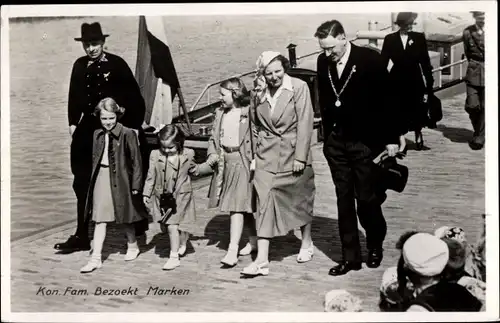 Ak Marken Nordholland Niederlande, Königin Juliana der Niederlande mit Familie