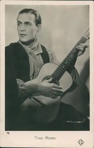 Ak Schauspieler Tino Rossi, Portrait, Gitarre
