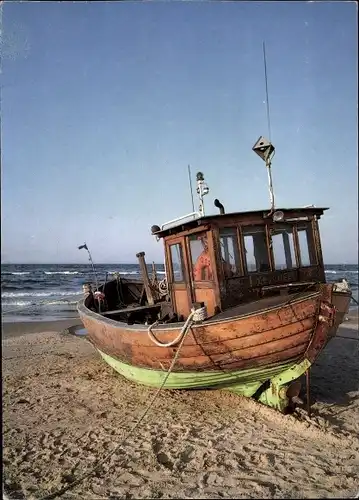 Ak Fischerboot am Ufer, Fischfang