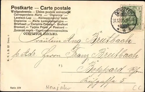 Ak Glückwunsch Neujahr, Frau mit Sektglas, Glücksklee, Uhr