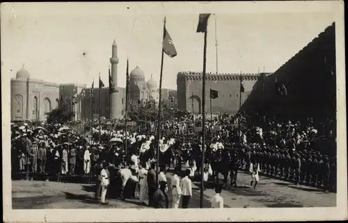 Ak Cairo Kairo Ägypten, Platz, Moschee, Soldaten