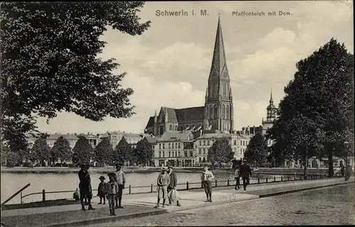 Ak Schwerin in Mecklenburg Vorpommern, Pfaffenteich, Dom