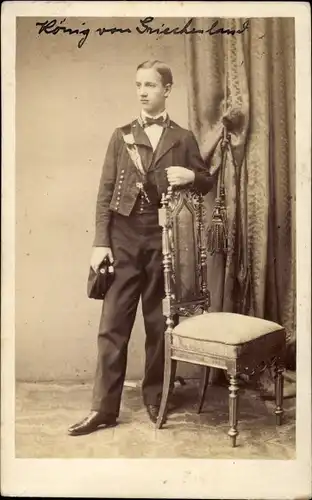 CdV König von Griechenland, Standportrait, um 1870