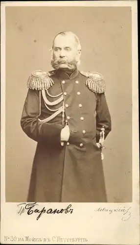 CdV Russischer Adeliger General Taranow, Standportrait, um 1870