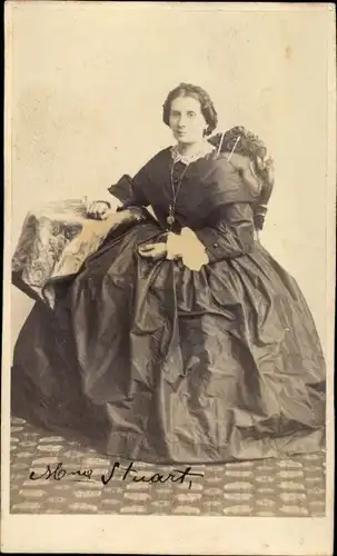 CdV Madame Stuart, Portrait, Kleid, um 1870