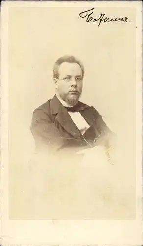 CdV Russischer Gelehrter Professor Totkin, Portrait, Anzug, Fliege, um 1870