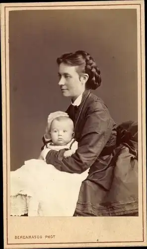 CdV Russischer Adelige mit Kind, Portrait, um 1870