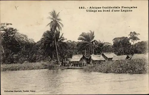 Ak Senegal, Französisch West-Afrika, Dorf am Ufer einer Lagune
