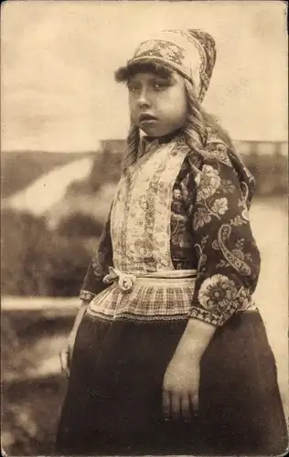 Ak Marken Nordholland Niederlande, Mädchen in niederländischen Volkstrachten