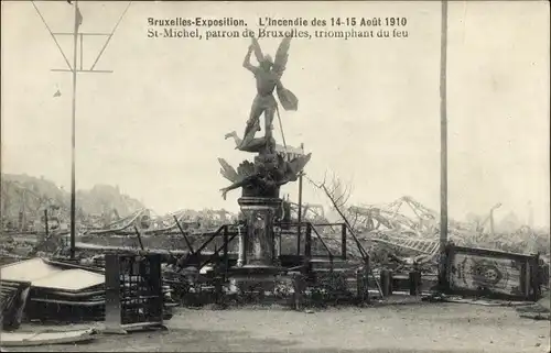 Ak Brüssel Brüssel, Ausstellung 1910, Brand vom 14.-15. August, St. Michel