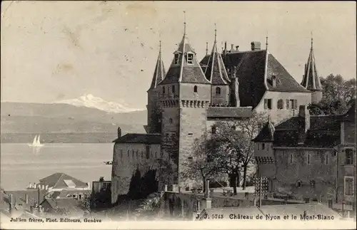 Ak Nyon Kt. Waadt Schweiz, Schloss und Mont Blanc