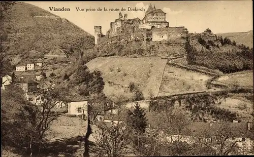 Ak Vianden Luxembourg, Blick von der Straße nach Diekirch