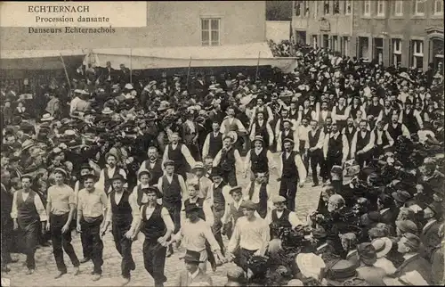 Ak Echternach Luxemburg, Tanzumzug, Tänzer