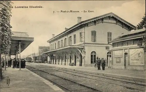 Ak Pont a Mousson Mussenbrück Meurthe et Moselle, Bahnhof, Gleisseite