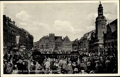 Ak Leipzig in Sachsen, Marktplatz zur Zeit der Mustermesse