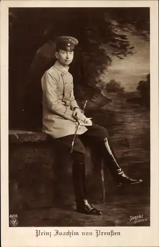 Ak Prinz Joachim von Preußen, Sitzportrait, Uniform, Reiterstiefel, NPG 4918