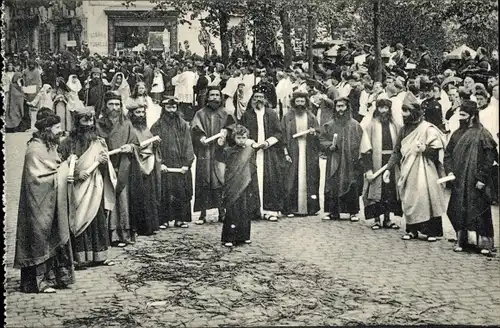 Ak Bruges Westflandern, Processie van't Heilig Bloed, Twaalf wetgeleerden omringen het Kind Jesus