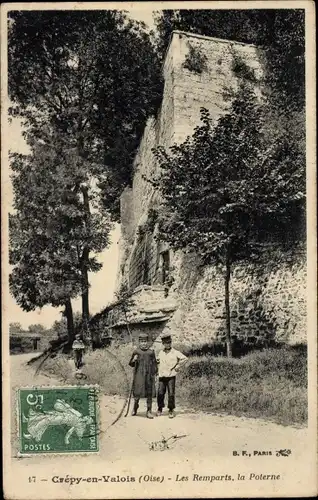 Ak Crépy in Valois Oise, Die Stadtmauer, die Pforte