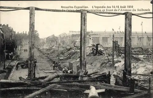Ak Brüssel Brüssel, Ausstellung 1910, Brand vom 14.-15. August, Ruinen des Food Palace