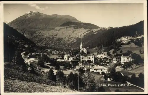 Ak Fiesch Kt Wallis Schweiz, Ortsansicht, Kirche