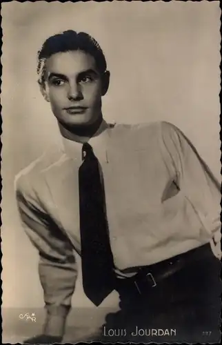 Ak Schauspieler Louis Jourdan, Portrait