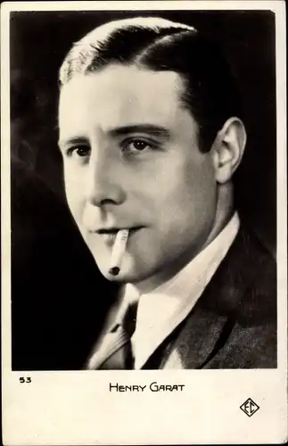 Ak Schauspieler Henry Garat, Zigarette rauchen, Anzug, Portrait