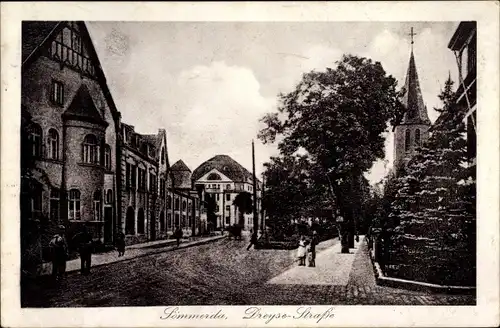 Ak Sömmerda im Thüringer Becken, Partie in der Dreysestraße, Kirchturm