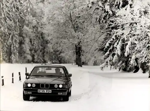 Foto Auto BMW, Neue 7er-Reihe, Autokennzeichen MVN 6124