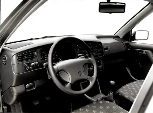Foto Auto Volkswagen Golf, Cockpit, Lenkrad