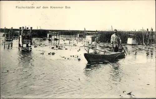 Ak Kremmen in der Mark, Fischerkästen auf dem Kremmer See