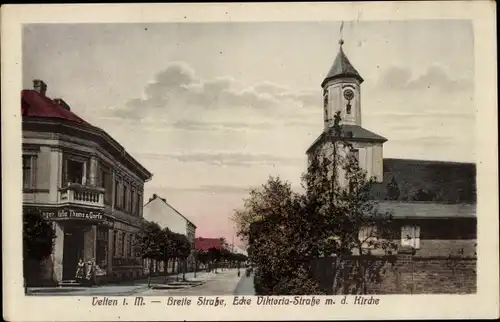 Ak Velten im Kreis Oberhavel, Breite Straße, Ecke Viktoria Straße mit Kirche