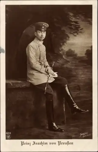 Ak Prinz Joachim von Preußen, Sitzportrait, Uniform, Reiterstiefel, NPG 4918