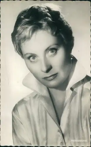 Ak Schauspielerin Michele Morgan, Portrait