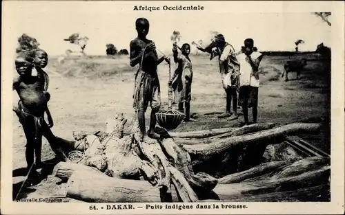 Ak Dakar, Senegal, Indigener Brunnen im Busch