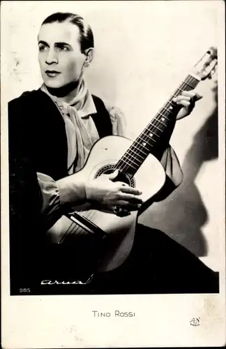 Ak Schauspieler Tino Rossi, Portrait, Gitarre