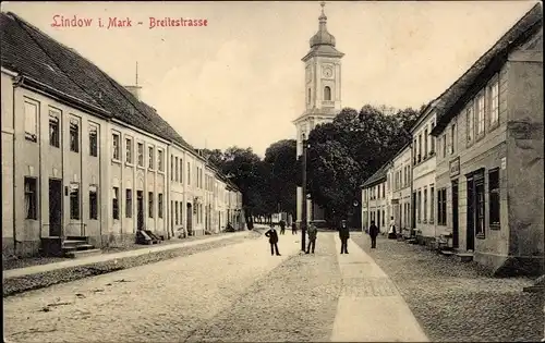 Ak Lindow in der Mark, Breitestraße, Kirche