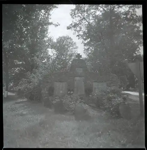 6 Zelluloid Negative Bahrenborstel in Niedersachsen, Wohnhaus, Friedhof, Straße