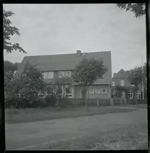 6 Zelluloid Negative Bahrenborstel in Niedersachsen, Wohnhaus, Friedhof, Straße