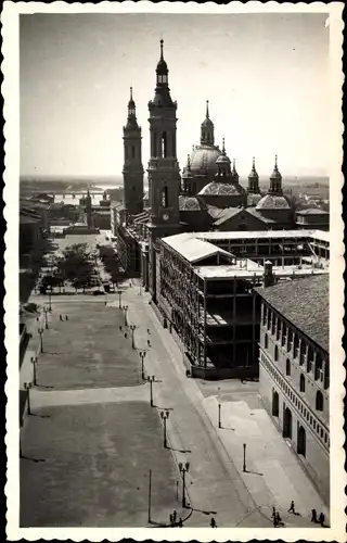 Ak Zaragoza Saragossa Aragonien, Kathedralenplatz, Pilar-Tempel