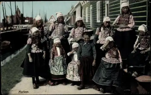 Ak Marken Nordholland, Kinder in niederländischen Volkstrachten, Gruppenbild