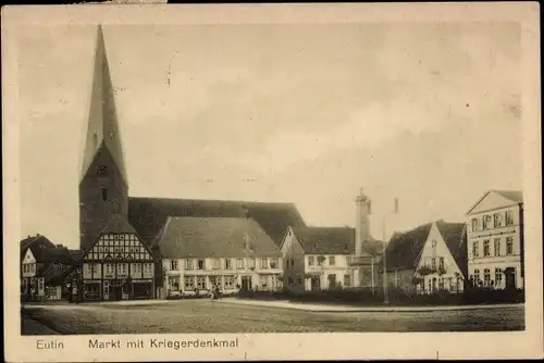 Ak Eutin in Ostholstein, Markt mit Kriegerdenkmal