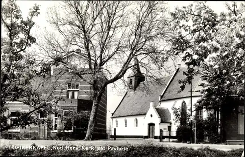 Ak Lopicerkapel Utrecht Niederlande, Ned. Rev. Kirche mit Pfarrhaus