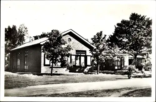 Ak Oldebroek Gelderland, Armeeplatz, Prot. Mil. Heim