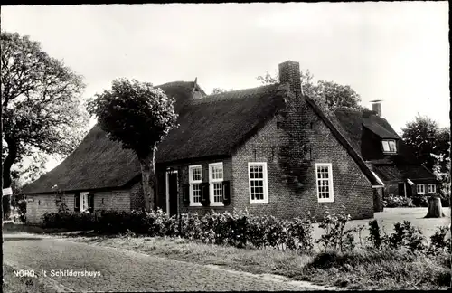 Ak Norg Drenthe, 't Schildershuys, Haus mit Reetdach