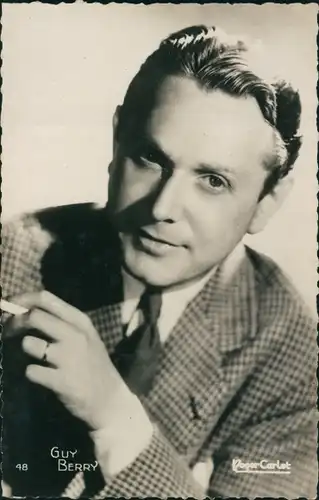 Ak Schauspieler Guy Berry, Portrait, Zigarette