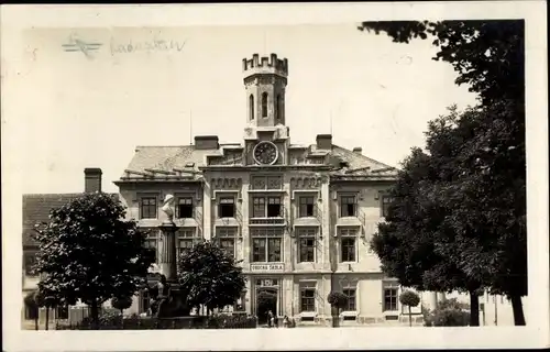 Ak Česká Skalice Böhmisch Skalitz Reg. Königgrätz, Rathaus, Obecna Skola, Schule